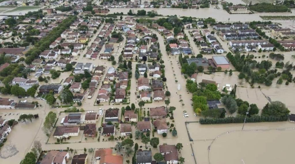 Alluvione in Emilia-Romagna: i lavoratori delle cooperative potranno devolvere un’ora di lavoro per le popolazioni delle zone colpite, le imprese aggiungeranno un contributo
